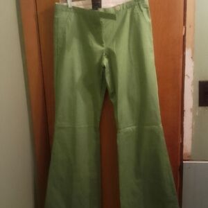 The Limited Green  Drew Fit Khaki Slacks With Flared Leg Button Closure Size 6 R